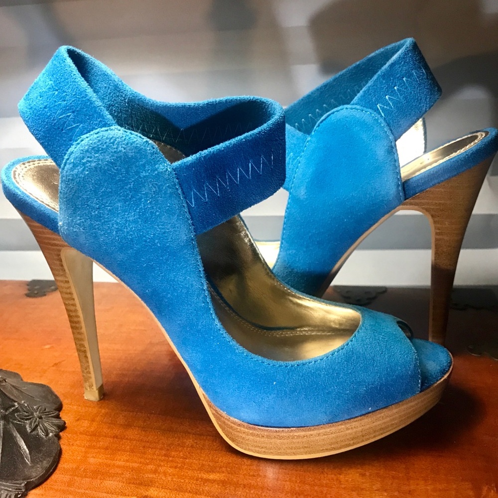 Electric Blue Peep Toe Platforms by Bakers sz 6